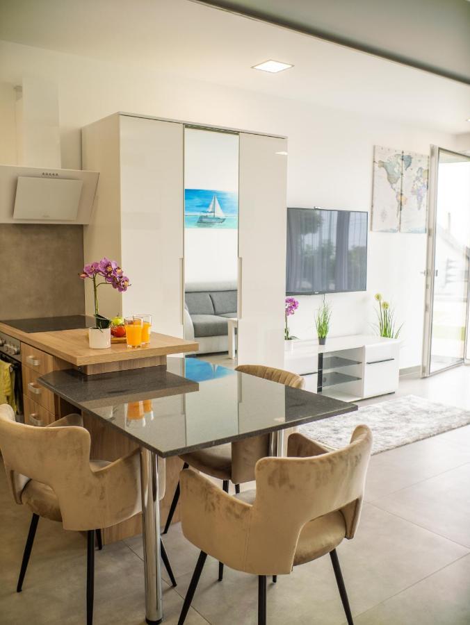 Panorama Superior Apartments - Pool, Garden, Parking Balatonalmádi المظهر الخارجي الصورة