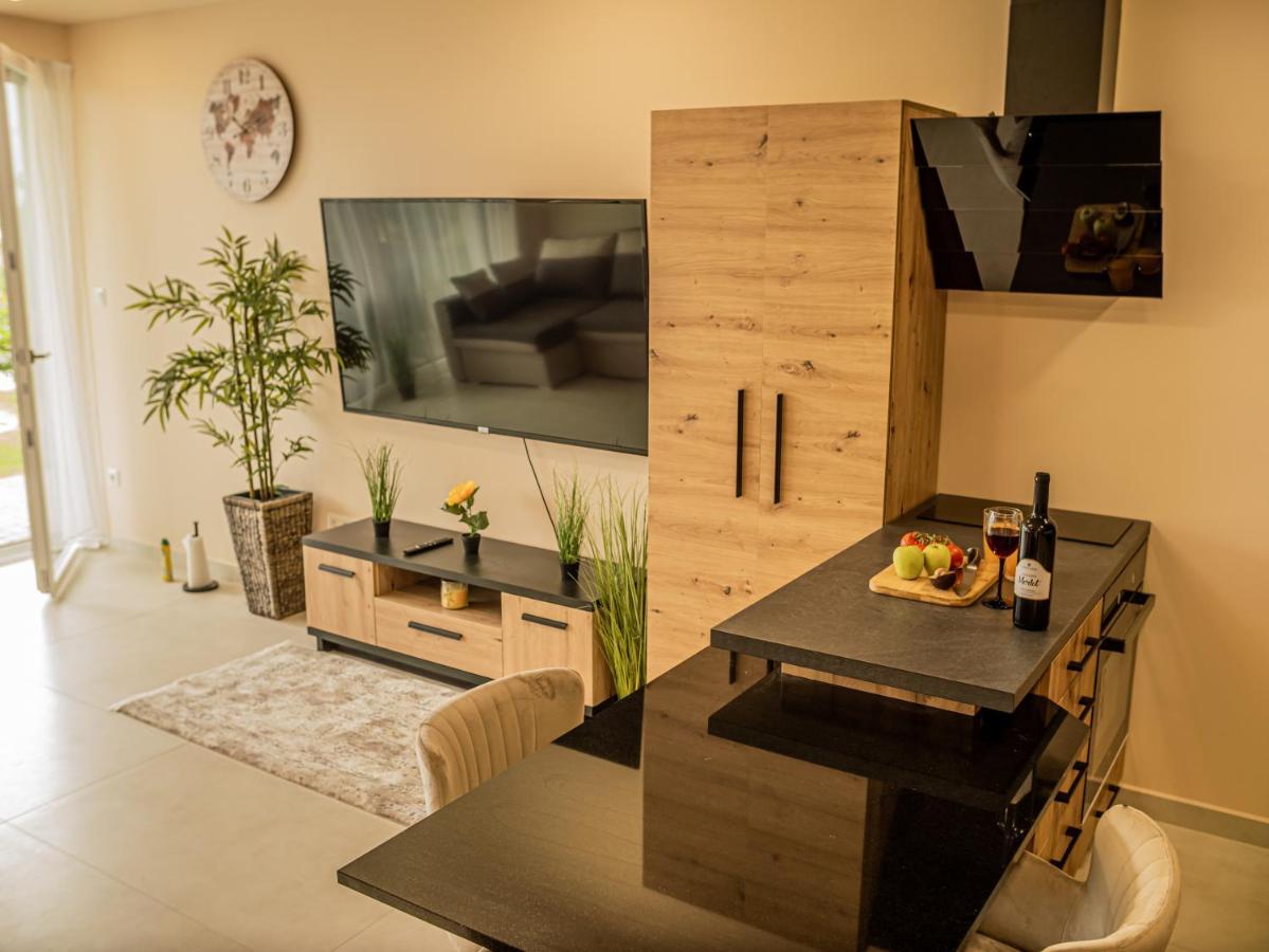Panorama Superior Apartments - Pool, Garden, Parking Balatonalmádi المظهر الخارجي الصورة
