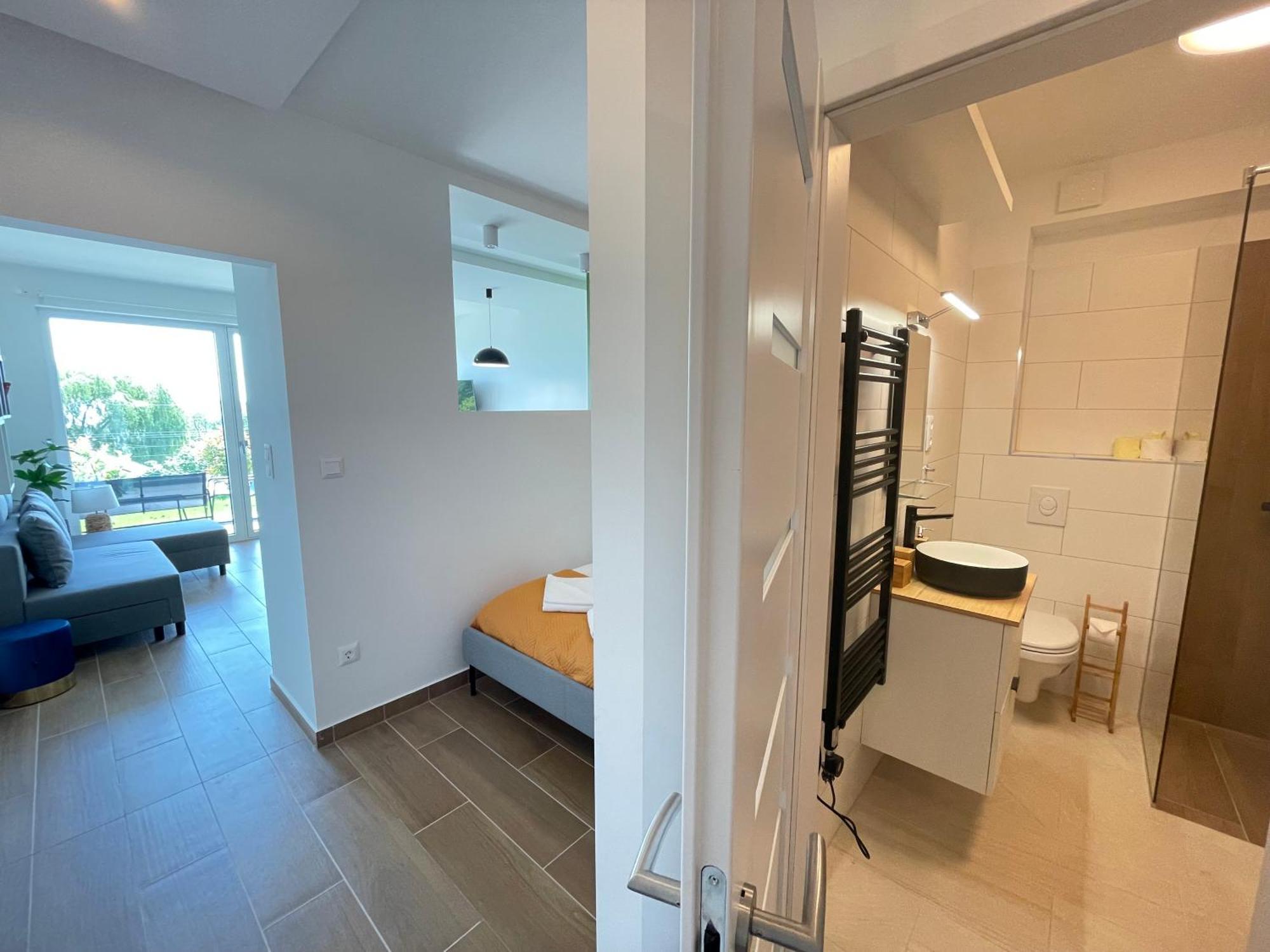 Panorama Superior Apartments - Pool, Garden, Parking Balatonalmádi المظهر الخارجي الصورة