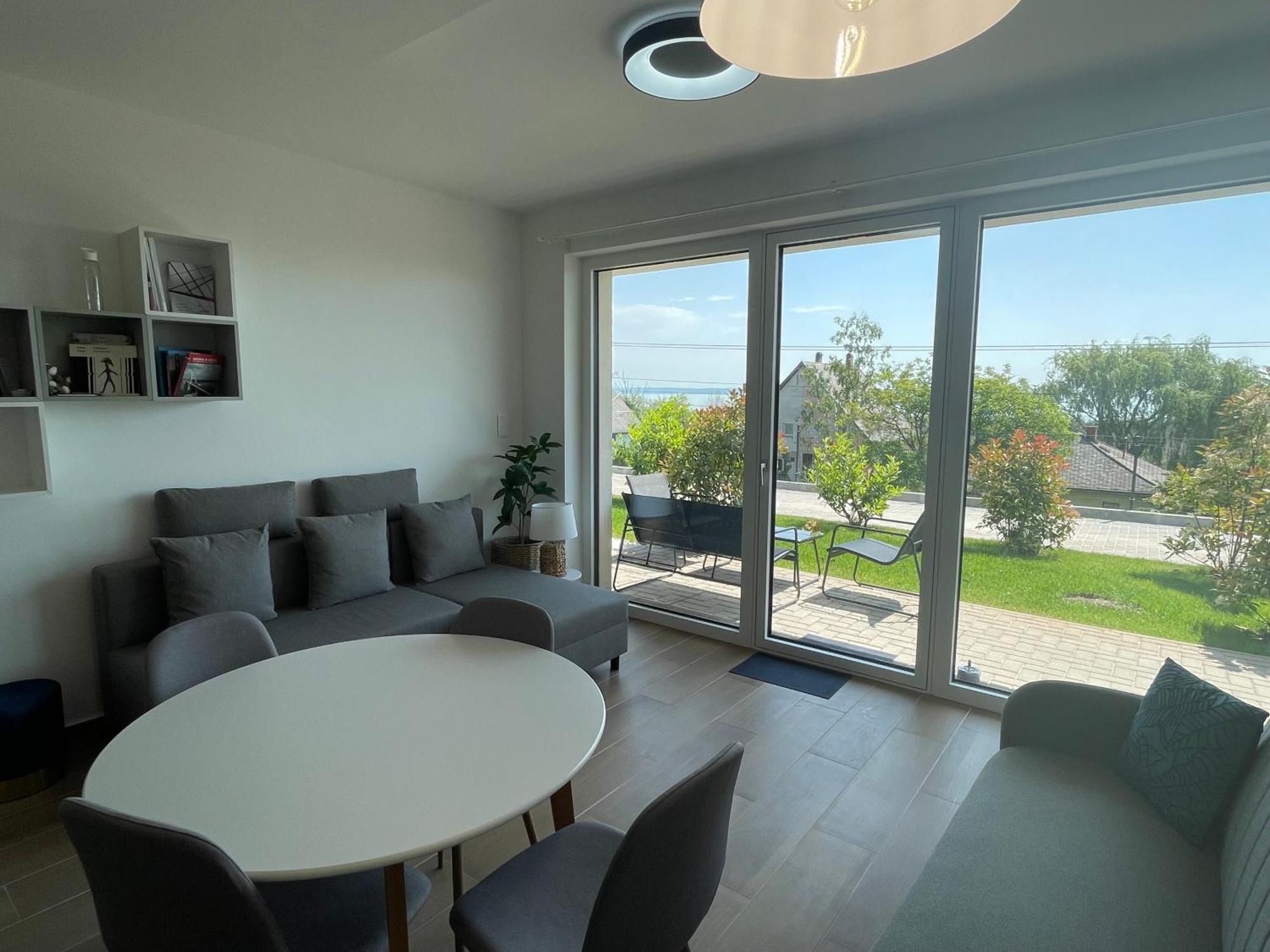 Panorama Superior Apartments - Pool, Garden, Parking Balatonalmádi المظهر الخارجي الصورة